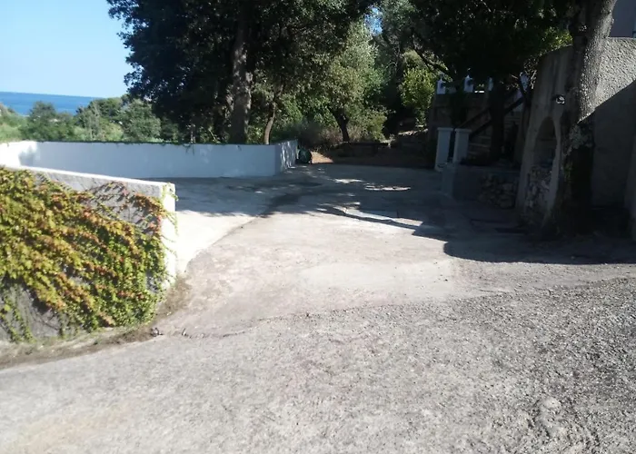 Cap Corse Une Villa Dans Un Nid De Verdure